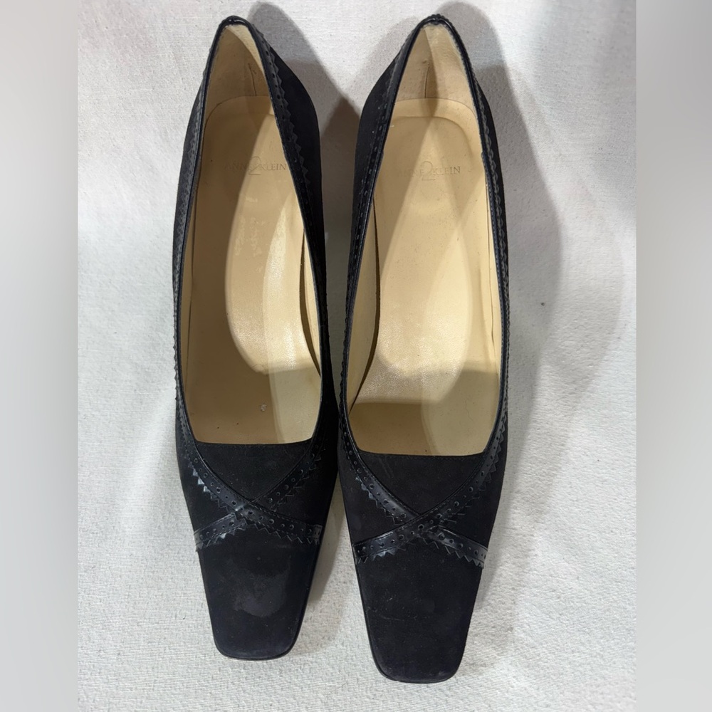Ann Klein suede aquare toe Elegant Black Women's Shoes kitty heels Size 9